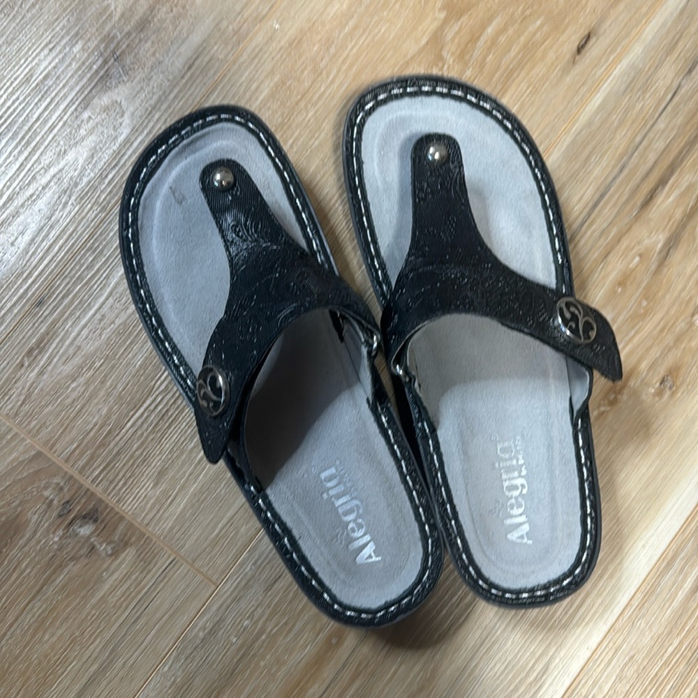 Algeria sandals